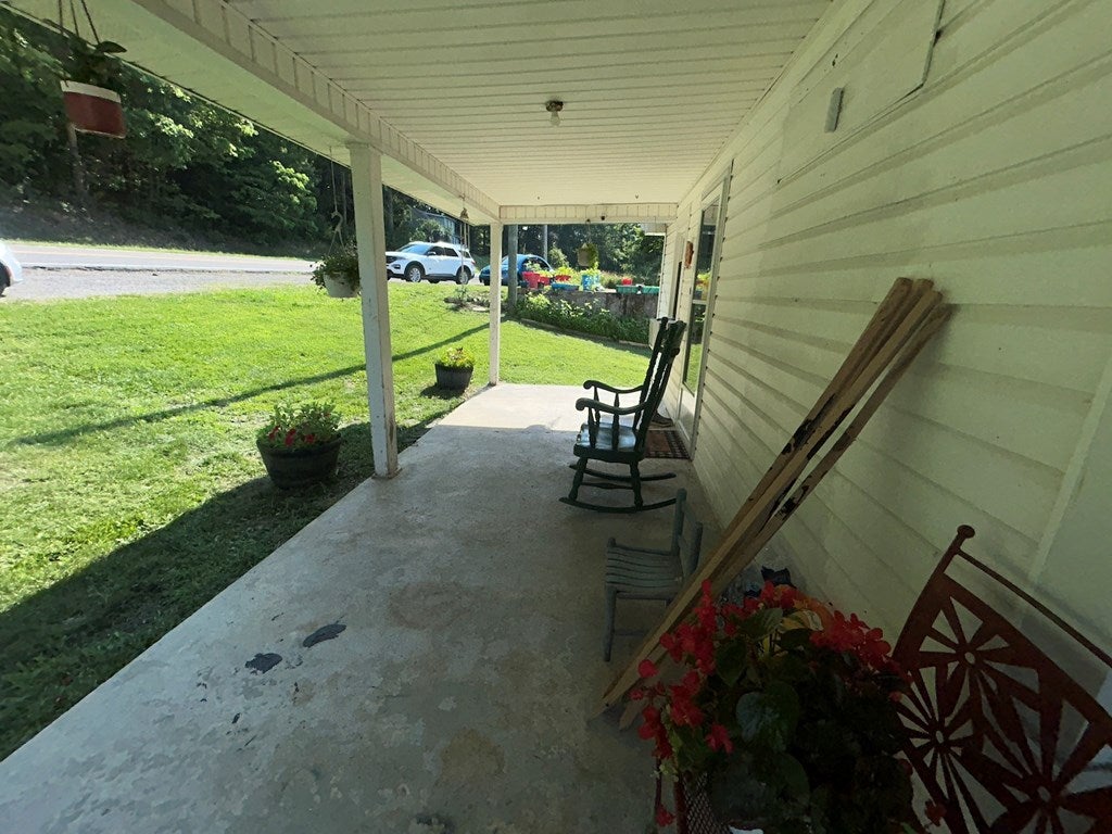7749 Ivanhoe Road Ivanhoe, VA 24350 - Photo 19 of 29 Gallery Image 19