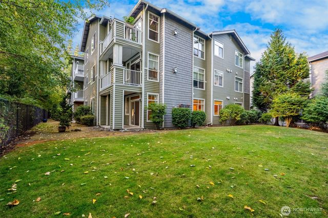 $450,000 | 12712 Admiralty Way, Unit B101, Everett, WA 98204