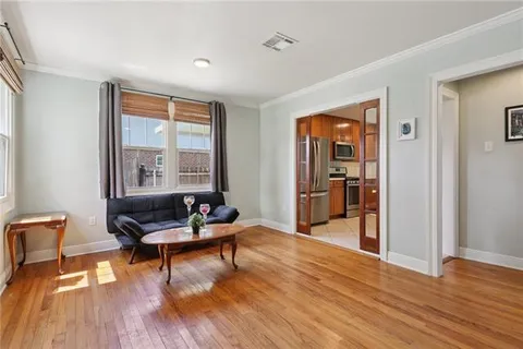 $300,000 | 528 Carrollton Avenue, Metairie, LA 70005