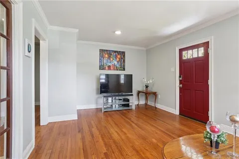 $300,000 | 528 Carrollton Avenue, Metairie, LA 70005