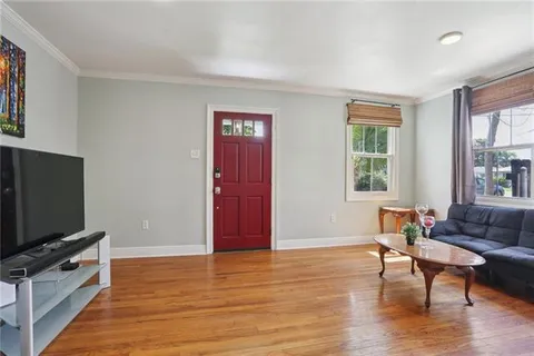 $300,000 | 528 Carrollton Avenue, Metairie, LA 70005