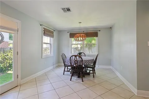 $300,000 | 528 Carrollton Avenue, Metairie, LA 70005
