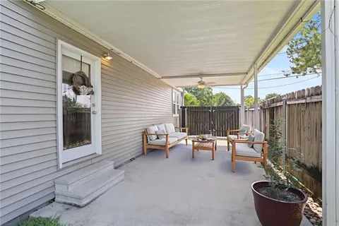 $300,000 | 528 Carrollton Avenue, Metairie, LA 70005