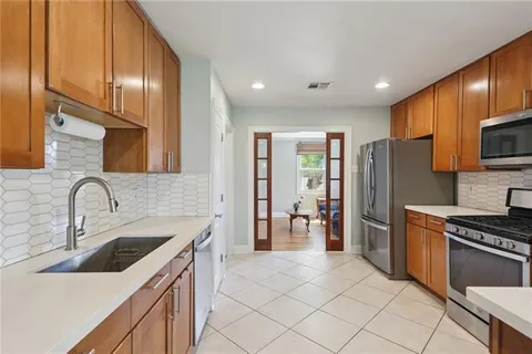 $300,000 | 528 Carrollton Avenue, Metairie, LA 70005