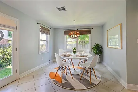 $300,000 | 528 Carrollton Avenue, Metairie, LA 70005