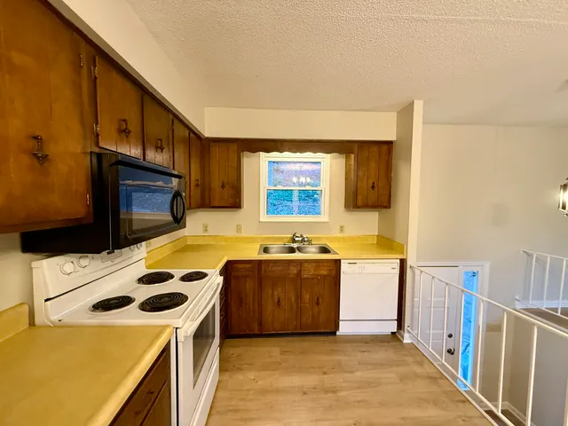 $995 | 9714 Bowen Trail, Unit A, Ooltewah, TN 37363