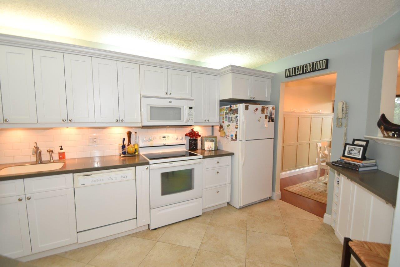 5701 Camino Del Sol, Unit 203 Boca Raton, FL 33433 - Photo 2 of 32 DSC_8460