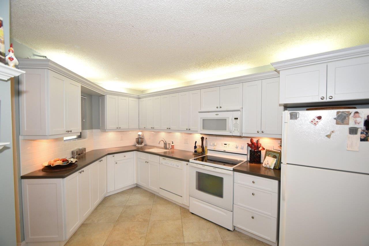 5701 Camino Del Sol, Unit 203 Boca Raton, FL 33433 - Photo 7 of 32 DSC_8447