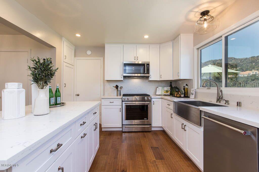 786 Ridge Drive Glendale, CA 91206 - Photo 5 of 36 786 Ridge Dr - HsHProd-39_preview