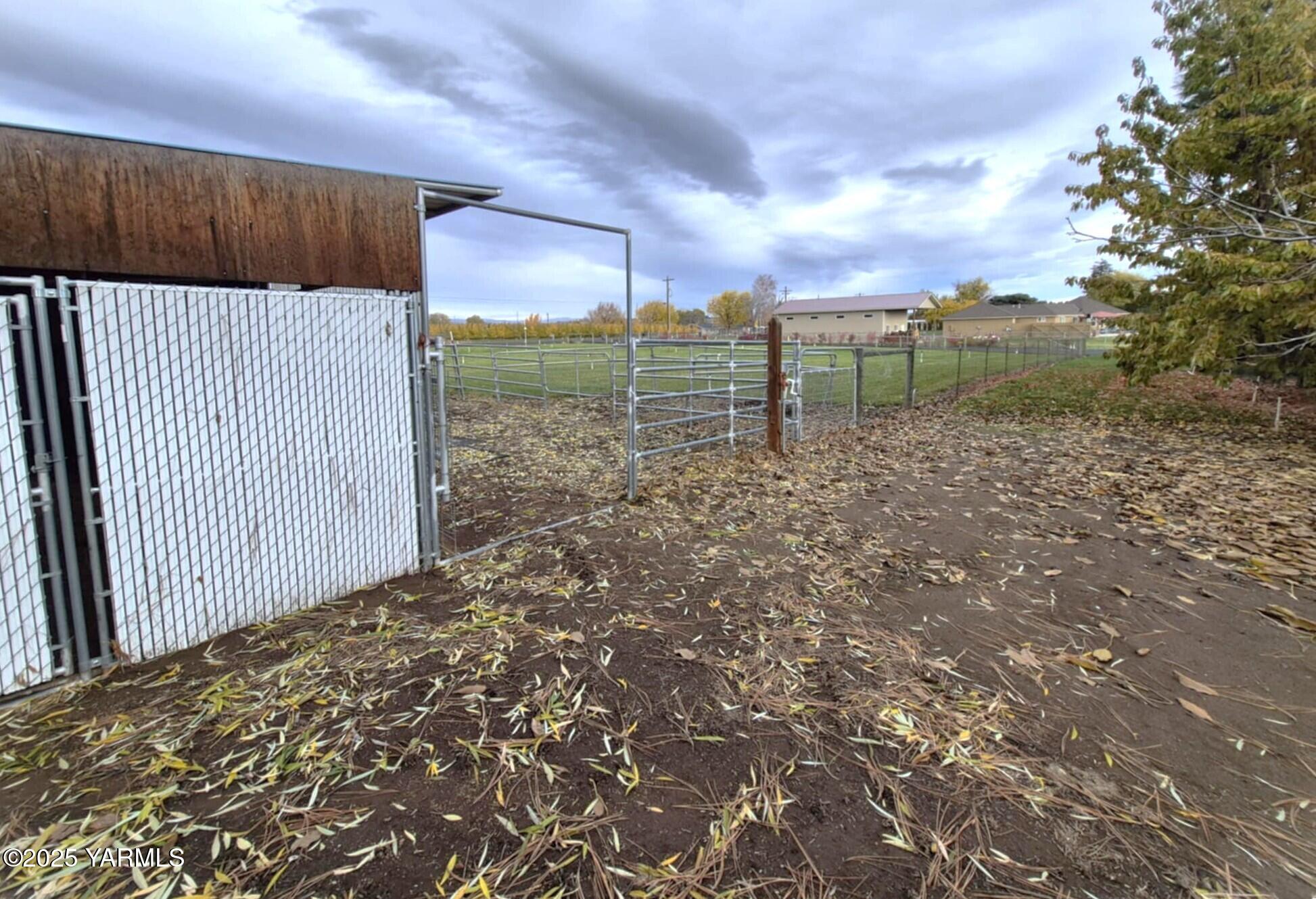 2490 Thompson Road Cowiche, WA 98923 - Photo 15 of 62 a view of a backyard