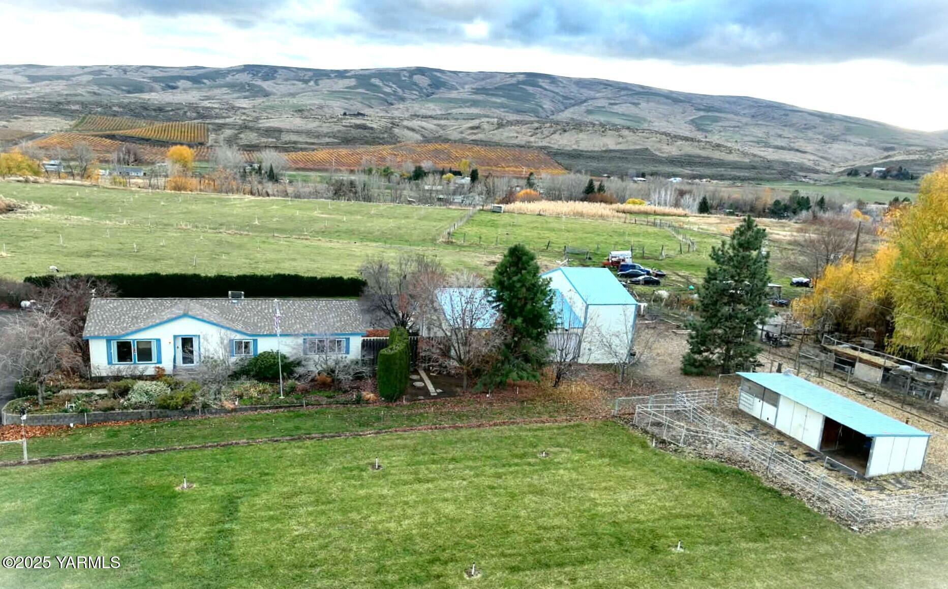 2490 Thompson Road Cowiche, WA 98923 - Photo 3 of 62 d6ab3eba-a653-422e-9b49-9fa153142b52