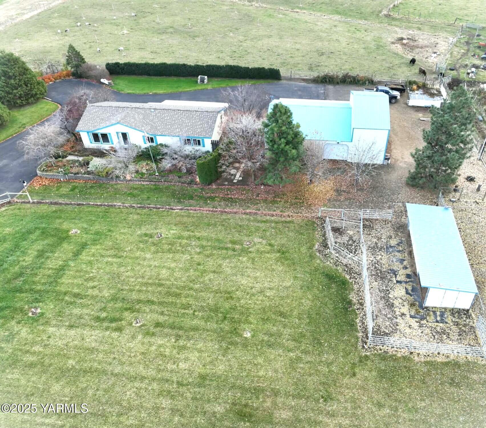 2490 Thompson Road Cowiche, WA 98923 - Photo 4 of 62 3334f1dc-7ab8-4983-a217-24947f989852