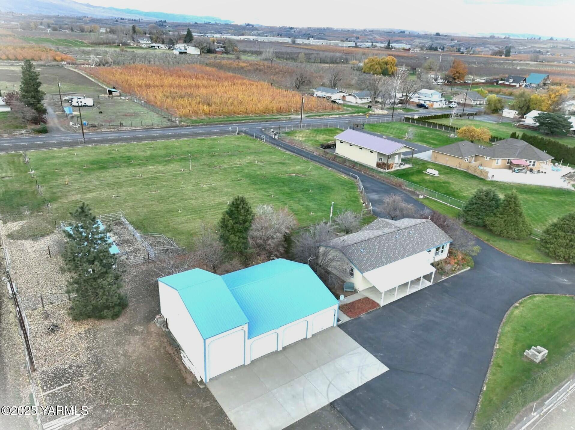 2490 Thompson Road Cowiche, WA 98923 - Photo 6 of 62 8abe14ae-8922-4879-92c3-e2de62364a17