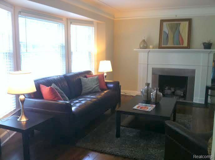 2806 Bembridge Road Royal Oak, MI 48073 - Photo 2 of 31 j.jpg