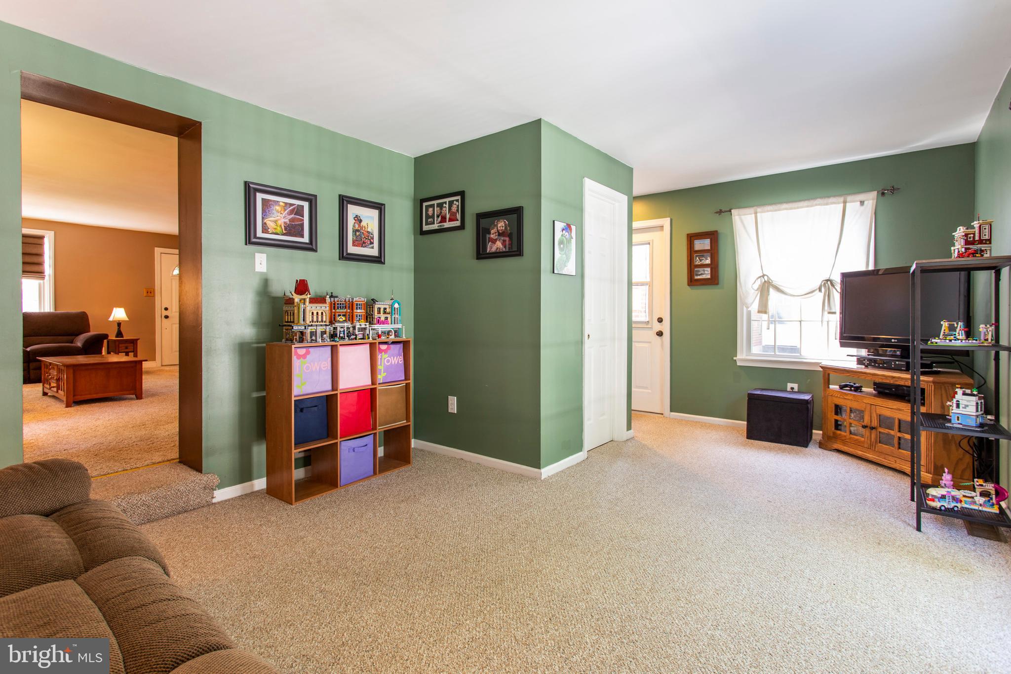 202 Midland Road Springfield, PA 19064 - Photo 4 of 17 Family Room
