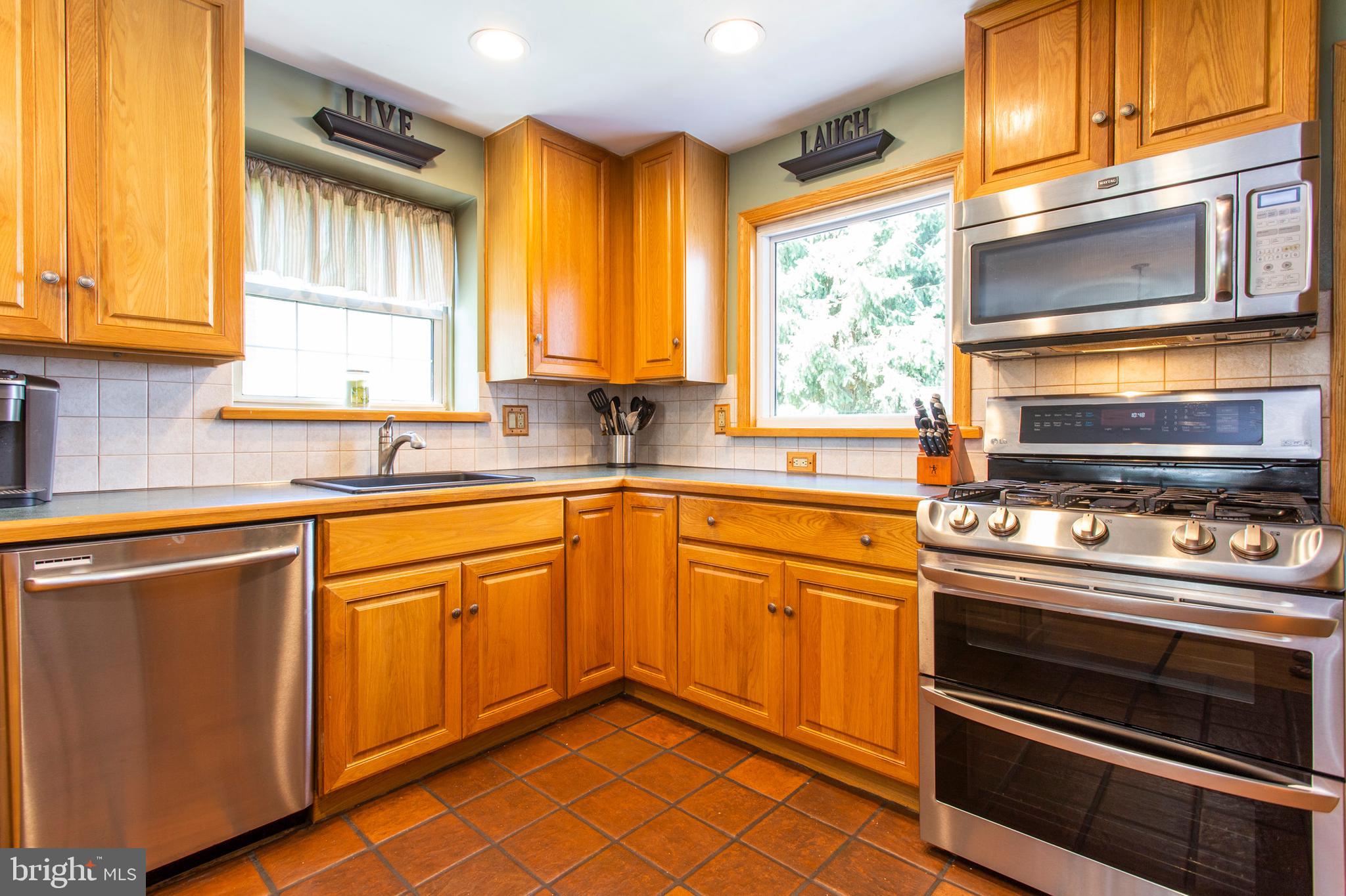 202 Midland Road Springfield, PA 19064 - Photo 8 of 17 Kitchen