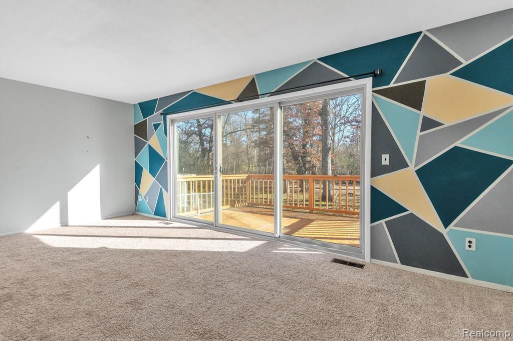 637 Oakbrook West Rochester, MI 48307 - Photo 6 of 45