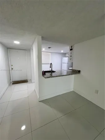 $2,499 | 14155 Southwest 87th Street, Unit E201, Miami, FL 33183