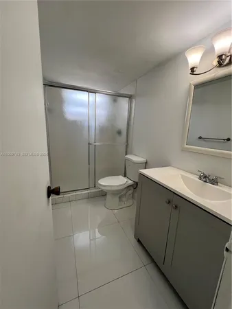$2,499 | 14155 Southwest 87th Street, Unit E201, Miami, FL 33183
