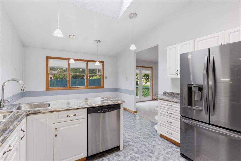 2757 Edith Street Lower Burrell, PA 15068 - Photo 10 of 48