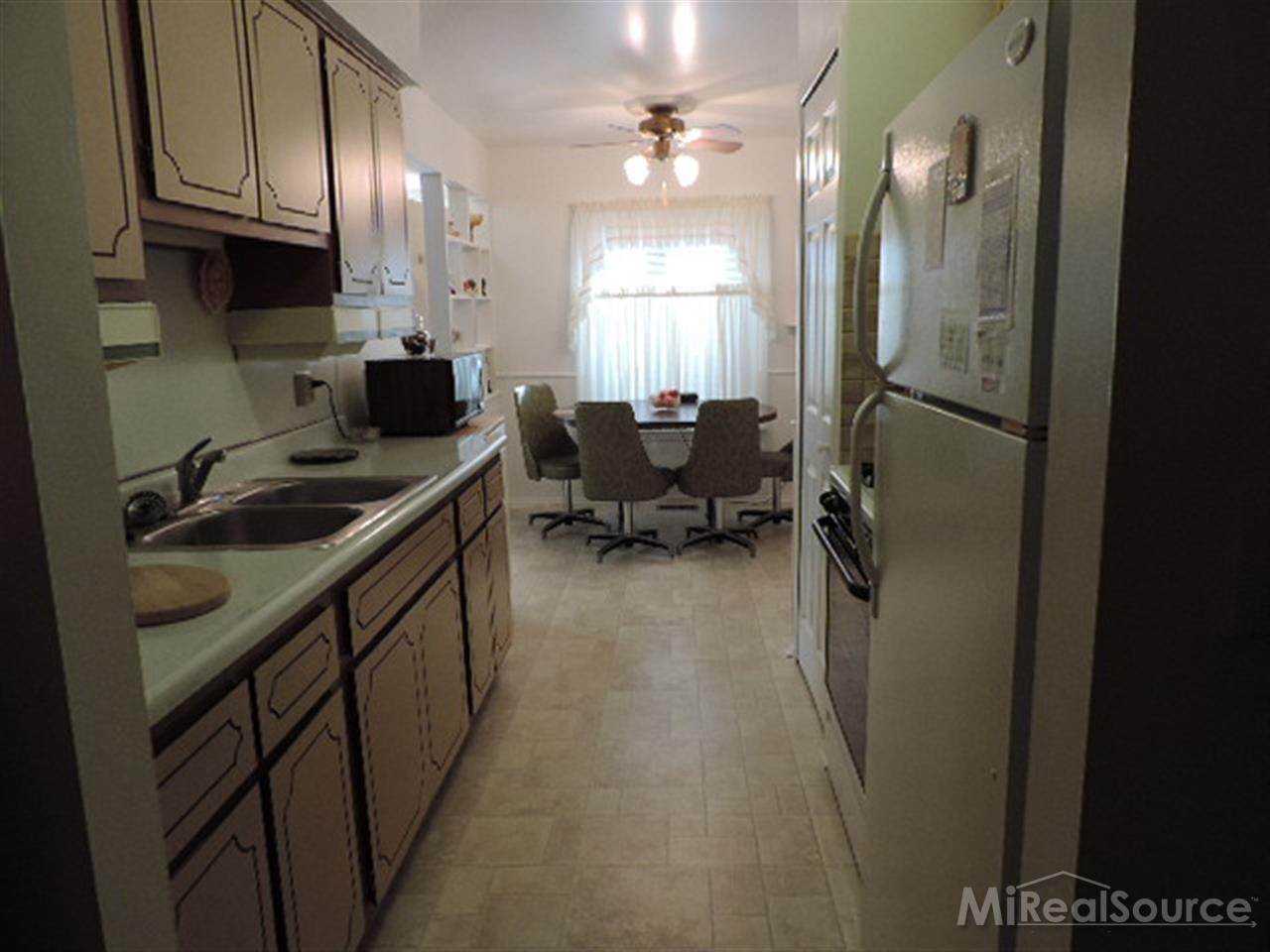 4358 15 Mile Road Sterling Heights, MI 48310 - Photo 3 of 10 31185716-2.JPG