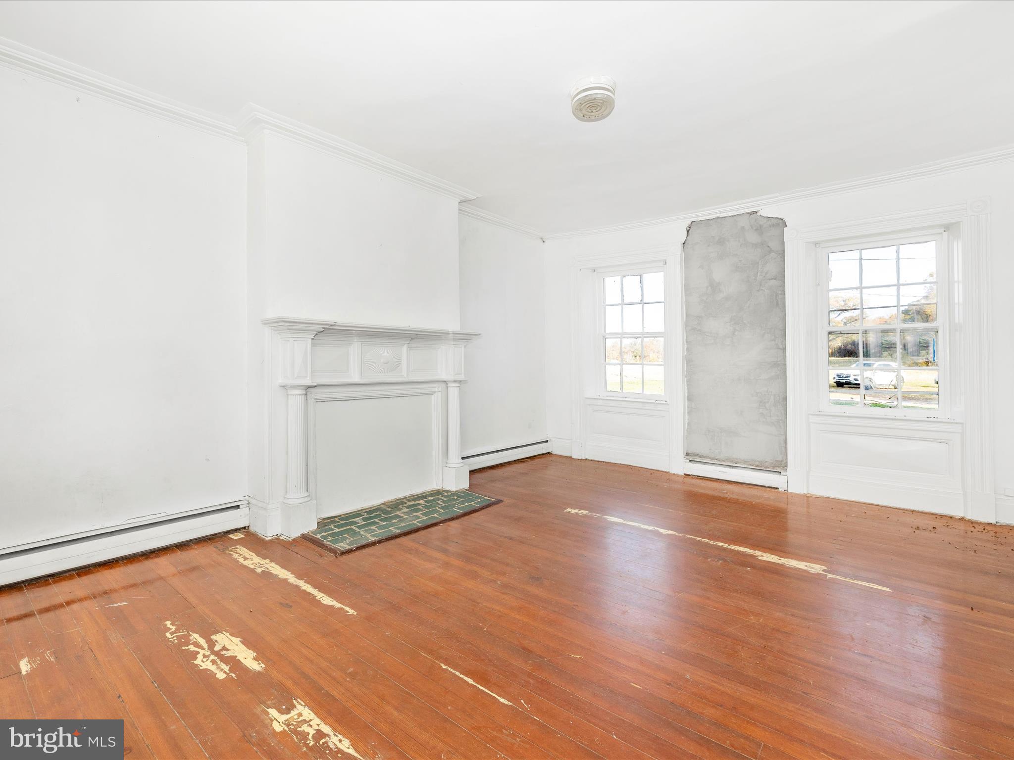19015 Wasche Road Dickerson, MD 20842 - Photo 33 of 65 Living Room