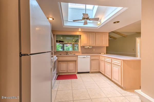 499 Winchester Road Satellite Beach, FL 32937 - Photo 9 of 24 Kitchen