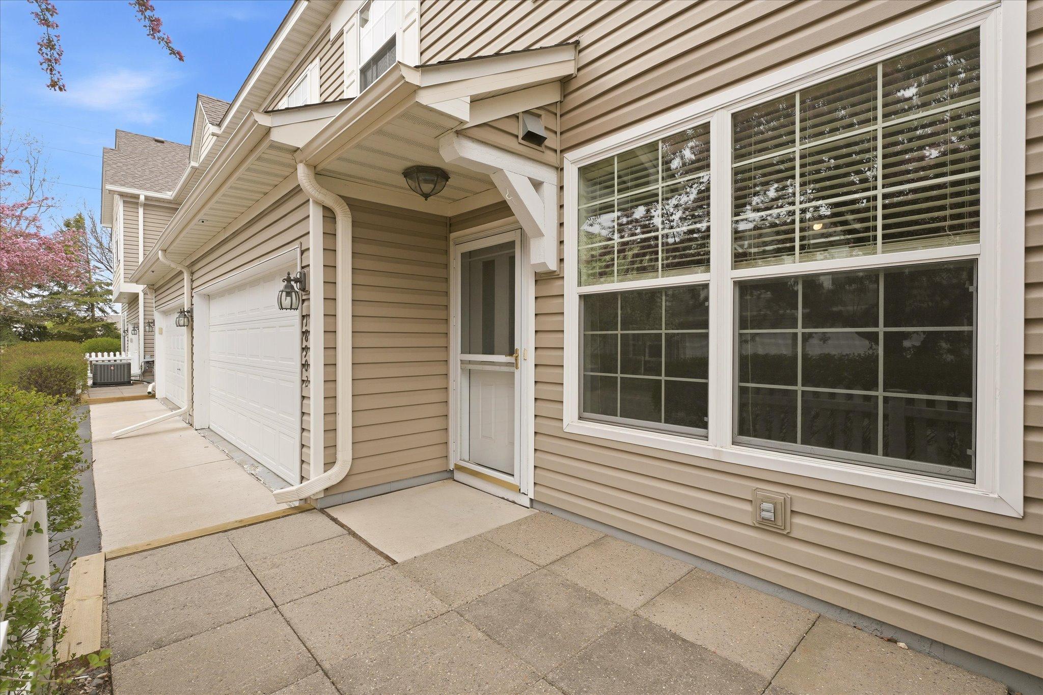 18902 96th Place North Maple Grove, MN 55311 - Photo 5 of 29