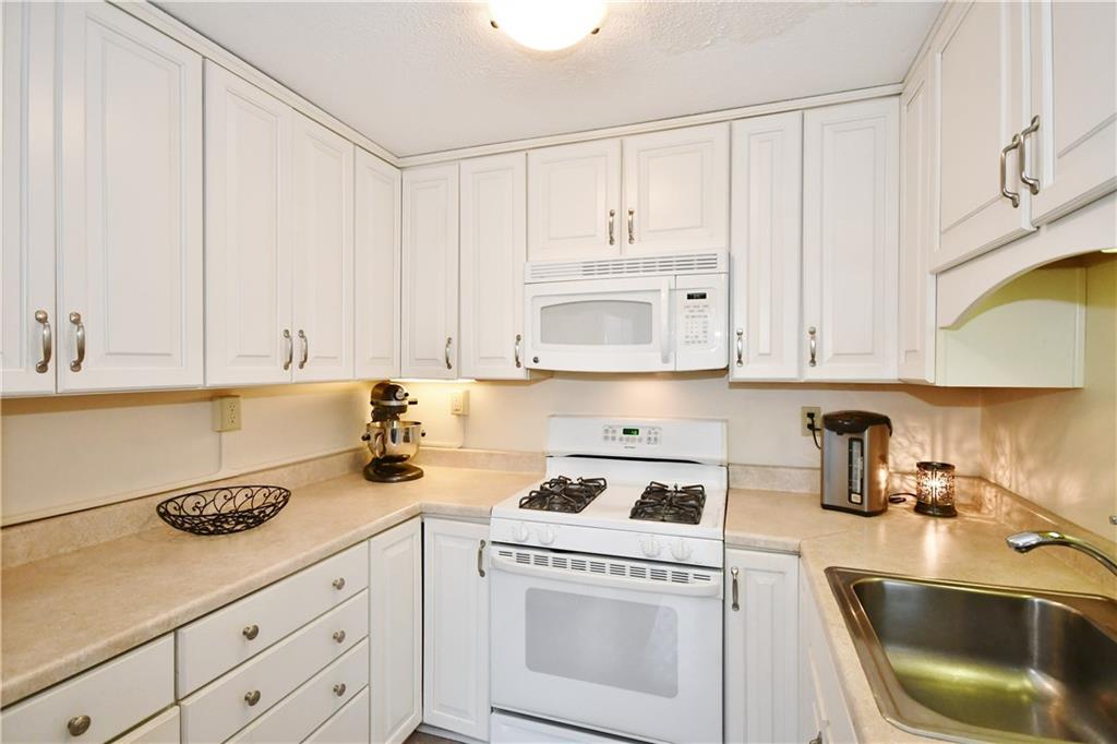3115 Laurel Ridge Circle Bridgeville, PA 15017 - Photo 7 of 24 Gallery Image 7