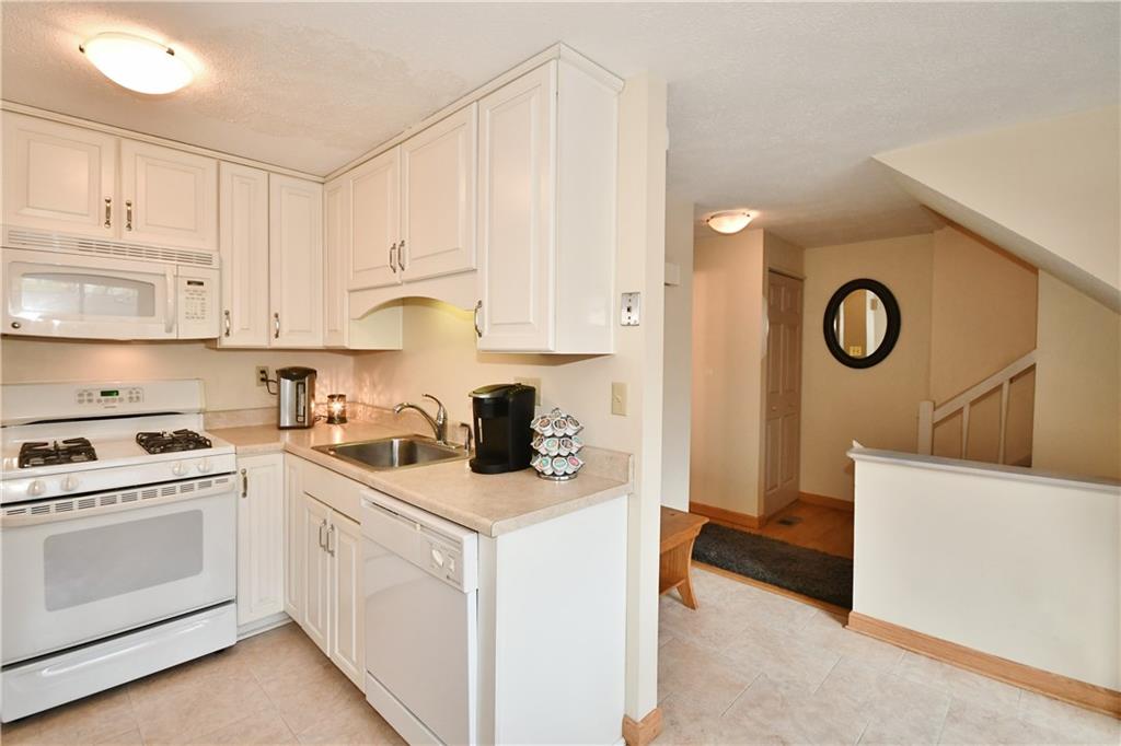 3115 Laurel Ridge Circle Bridgeville, PA 15017 - Photo 8 of 24 Gallery Image 8