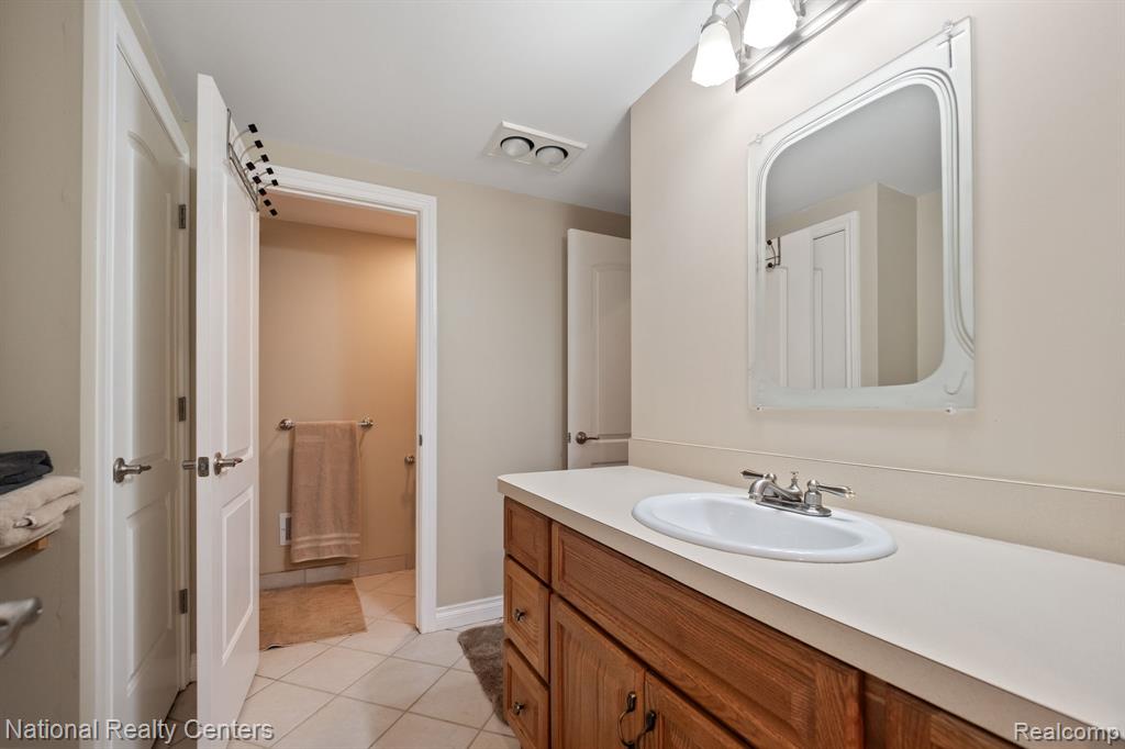 10180 Hadley Road Clarkston, MI 48348 - Photo 37 of 54