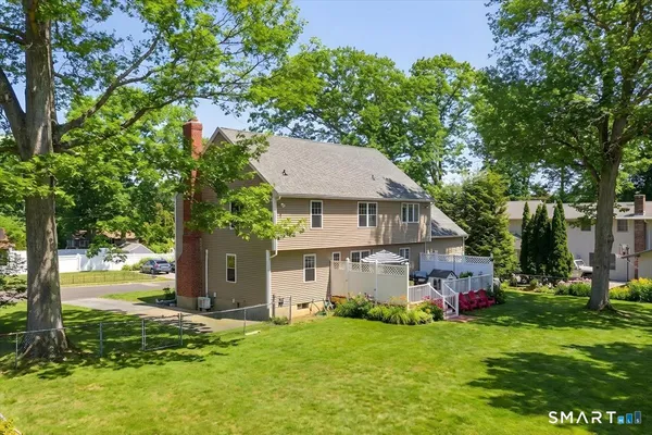 $649,900 | 11 Beverly Road, Waterford, CT 06385