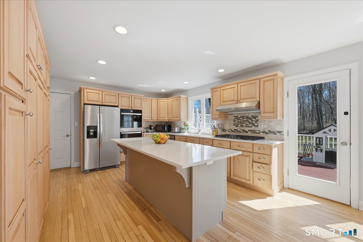 11 Beverly Road Waterford, CT 06385 - Photo 3 of 40