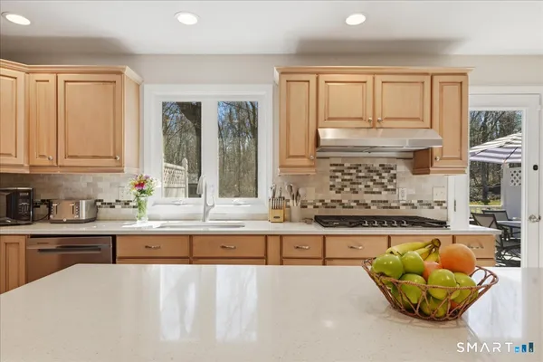 $649,900 | 11 Beverly Road, Waterford, CT 06385