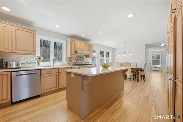 $649,900 | 11 Beverly Road, Waterford, CT 06385