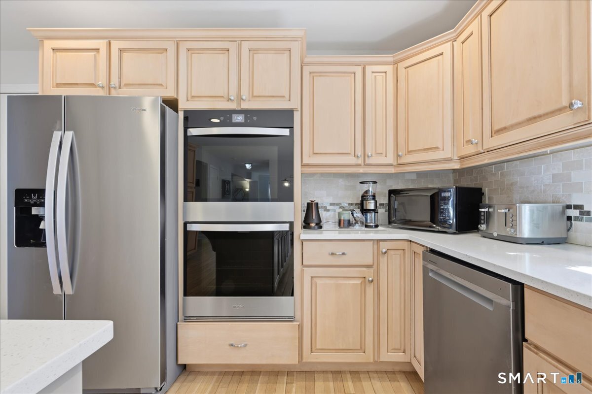 11 Beverly Road Waterford, CT 06385 - Photo 6 of 40