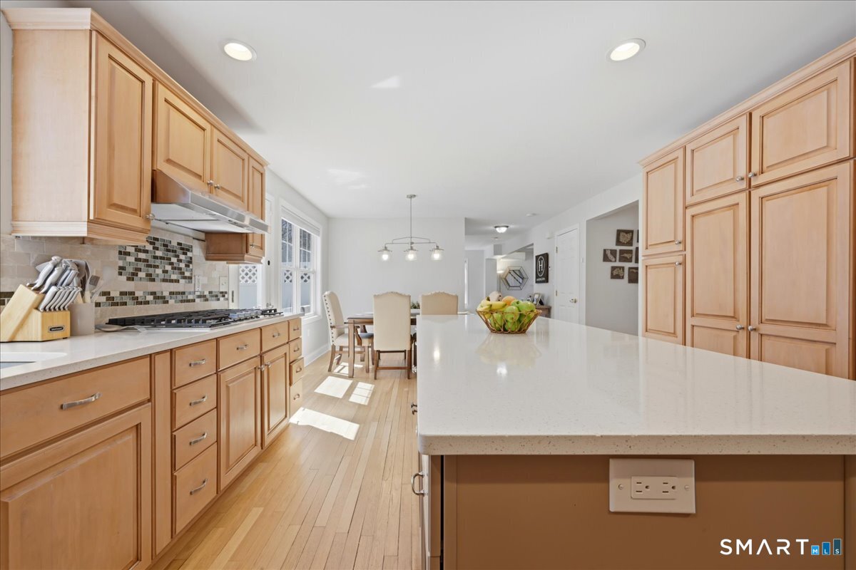 11 Beverly Road Waterford, CT 06385 - Photo 7 of 40