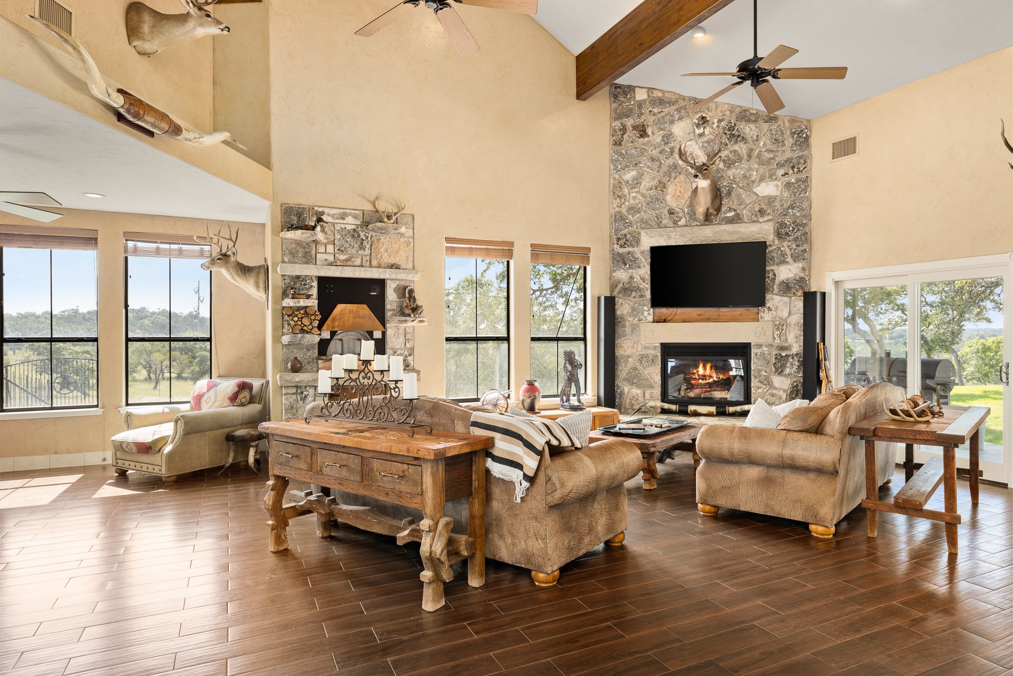 994 Upper Turtle Creek Road Kerrville, TX 78028 - Photo 8 of 39