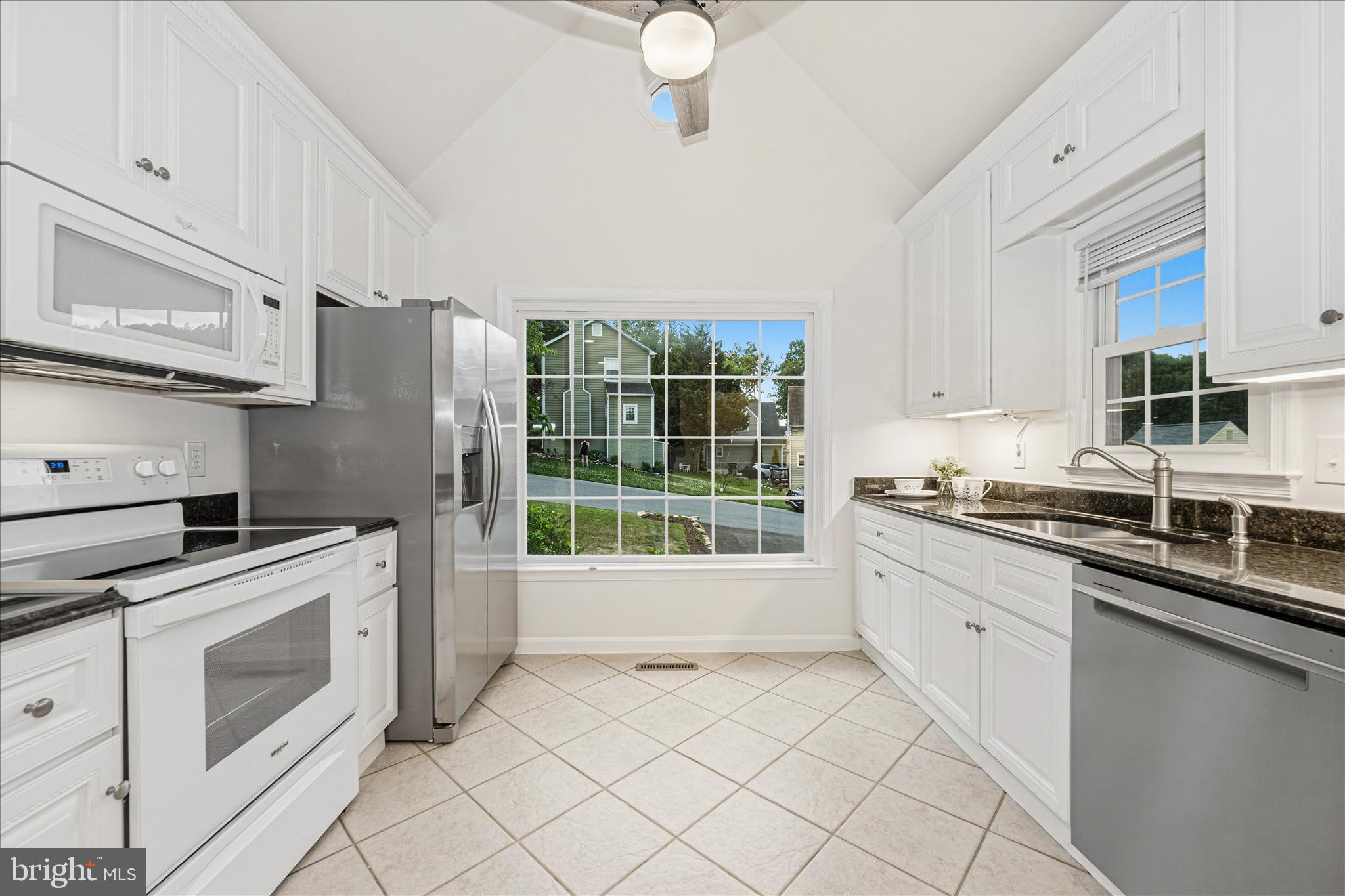 6596 East Lakeridge Road New Market, MD 21774 - Photo 32 of 131 Kitchen