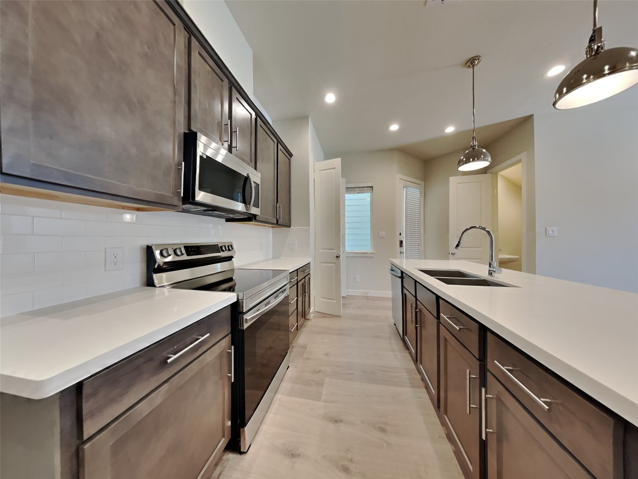 5704 Quinn Landing Road Houston, TX 77091 - Photo 3 of 13