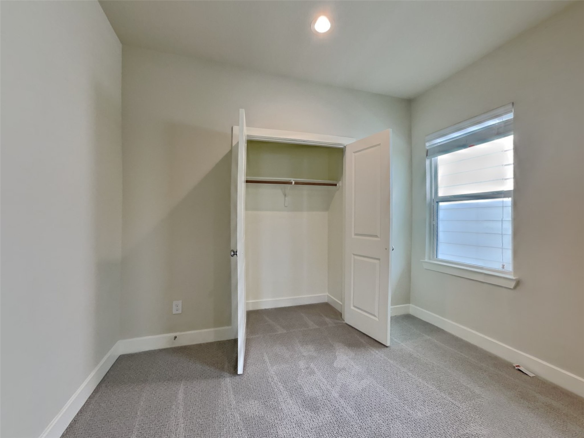 5704 Quinn Landing Road Houston, TX 77091 - Photo 7 of 13