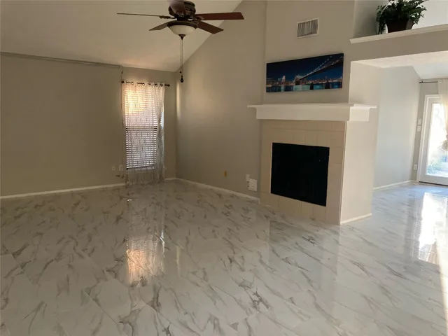 $2,000 | 3002 Avanti Court, Pearland, TX 77584