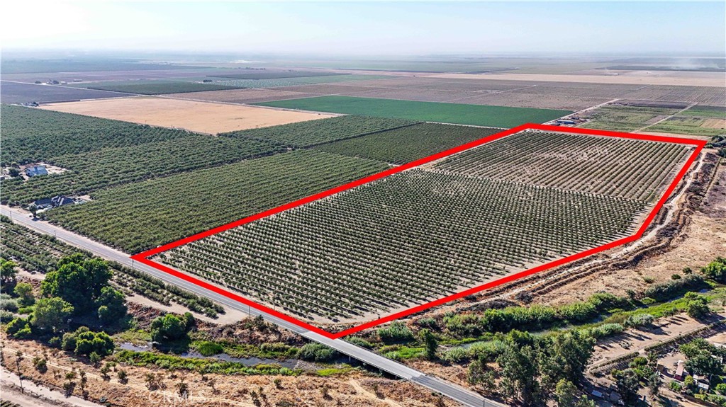 0 Ave 18 1/2 Chowchilla, CA 93610 - Photo 1 of 1 a view of a tennis court with tennis court