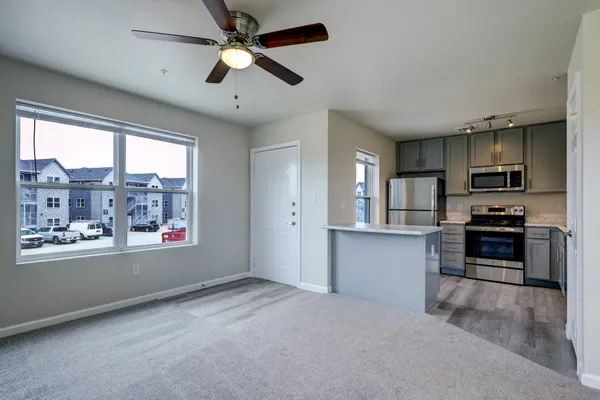 $1,400 | 155 Plez Morgan, Unit 8C, Montgomery, TX 77356