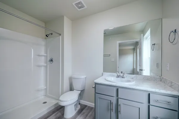 $1,400 | 155 Plez Morgan, Unit 8C, Montgomery, TX 77356