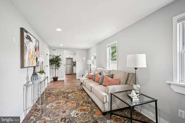 $315,000 | 608 Milmont Avenue, Folsom, PA 19033