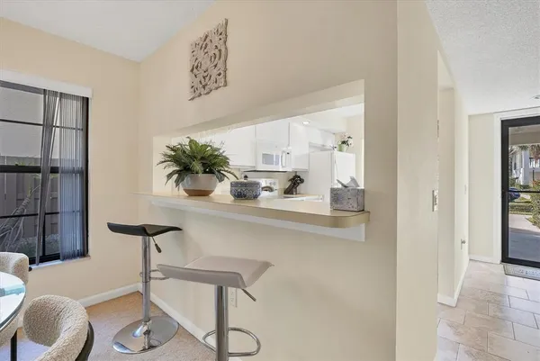 $2,200 | 4767 Winslow Beacon, Unit 25, Sarasota, FL 34235
