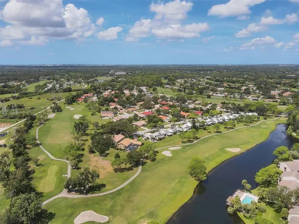 $2,200 | 4767 Winslow Beacon, Unit 25, Sarasota, FL 34235