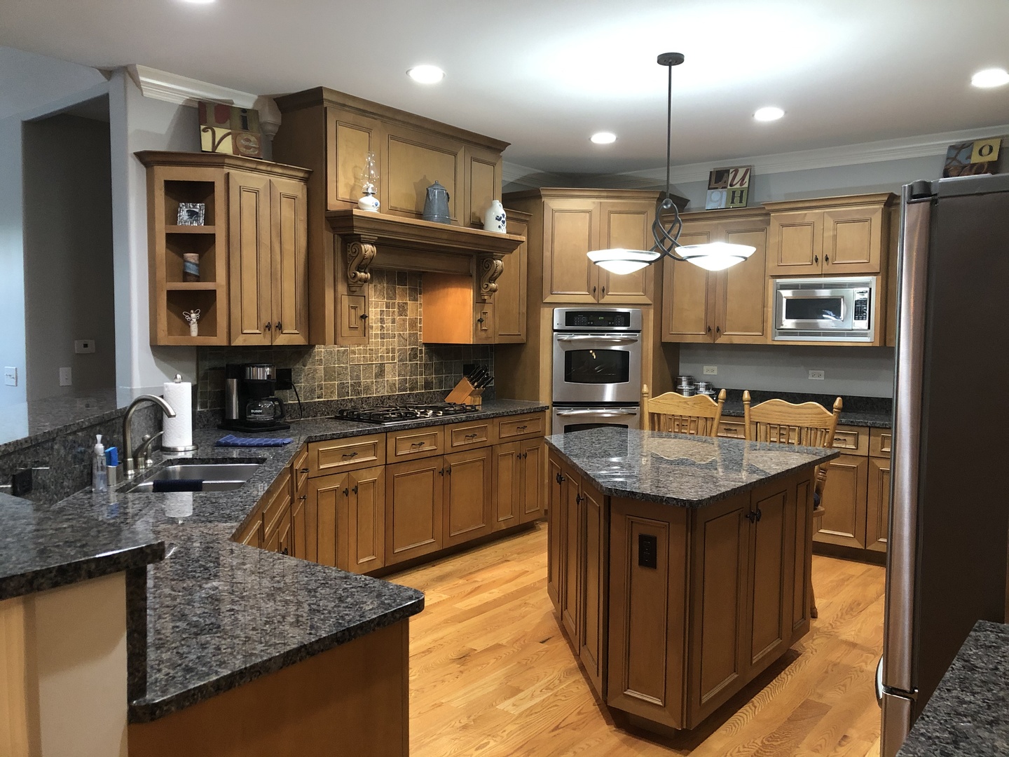 681 Greenfield Road Sugar Grove, IL 60554 - Photo 9 of 36