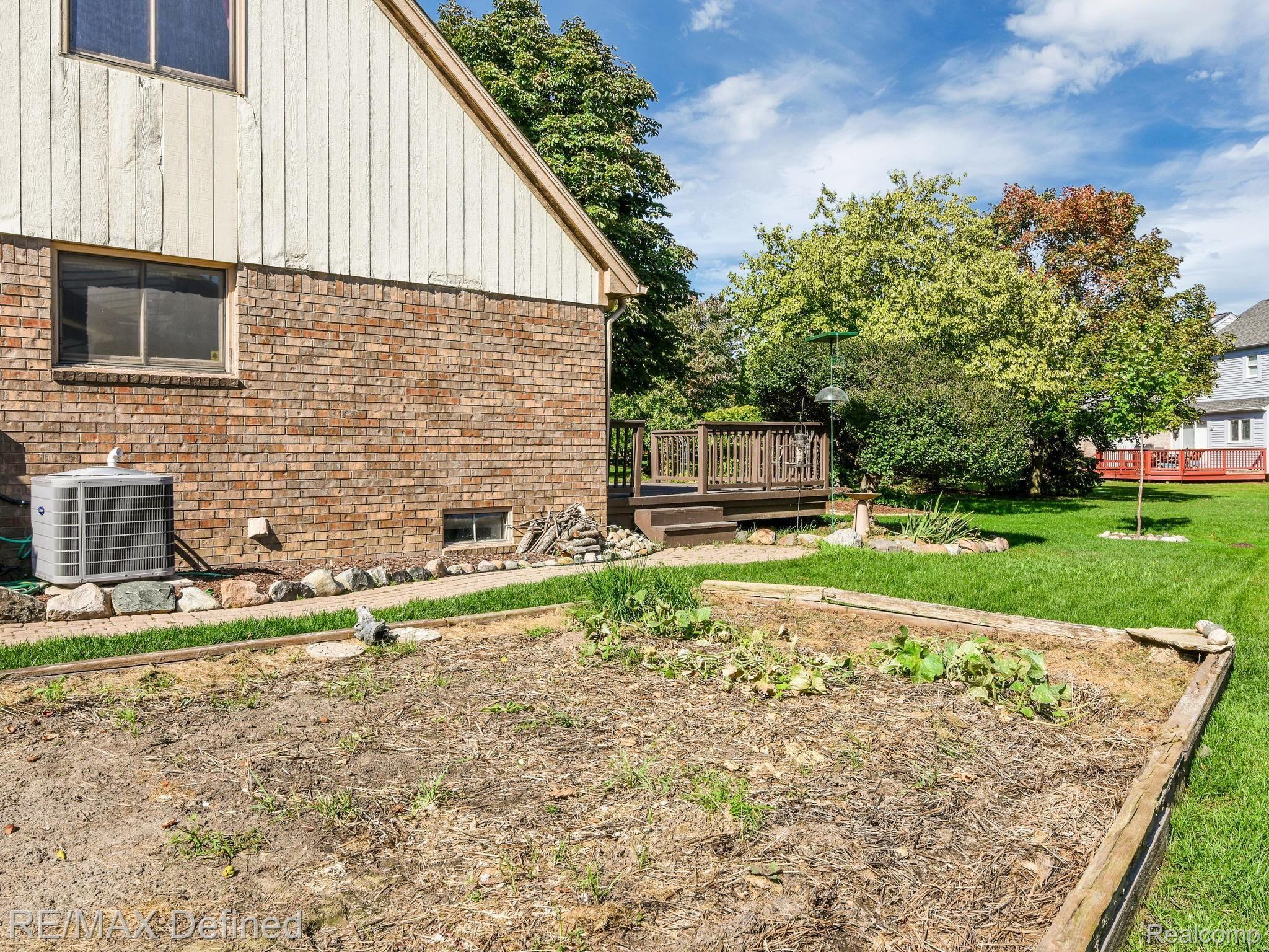 3151 Lexham Lane Rochester, MI 48309 - Photo 7 of 34 3151 Lexham Ln Rochester Hills-037-034-3151 Lexham Ln Rochester Hills-MLS_Size.jpg